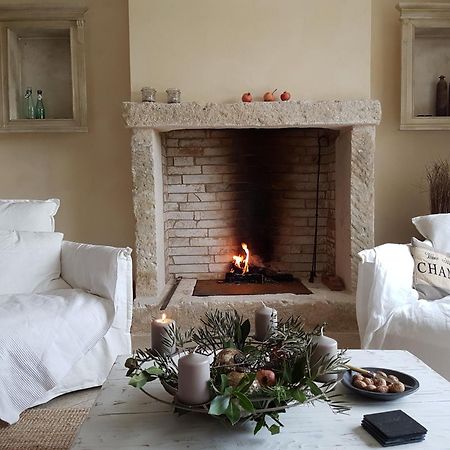 Fontaine De Cerier Bed & Breakfast Castillon du Gard Bagian luar foto