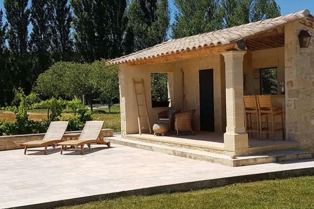 Fontaine De Cerier Bed & Breakfast Castillon du Gard Bagian luar foto
