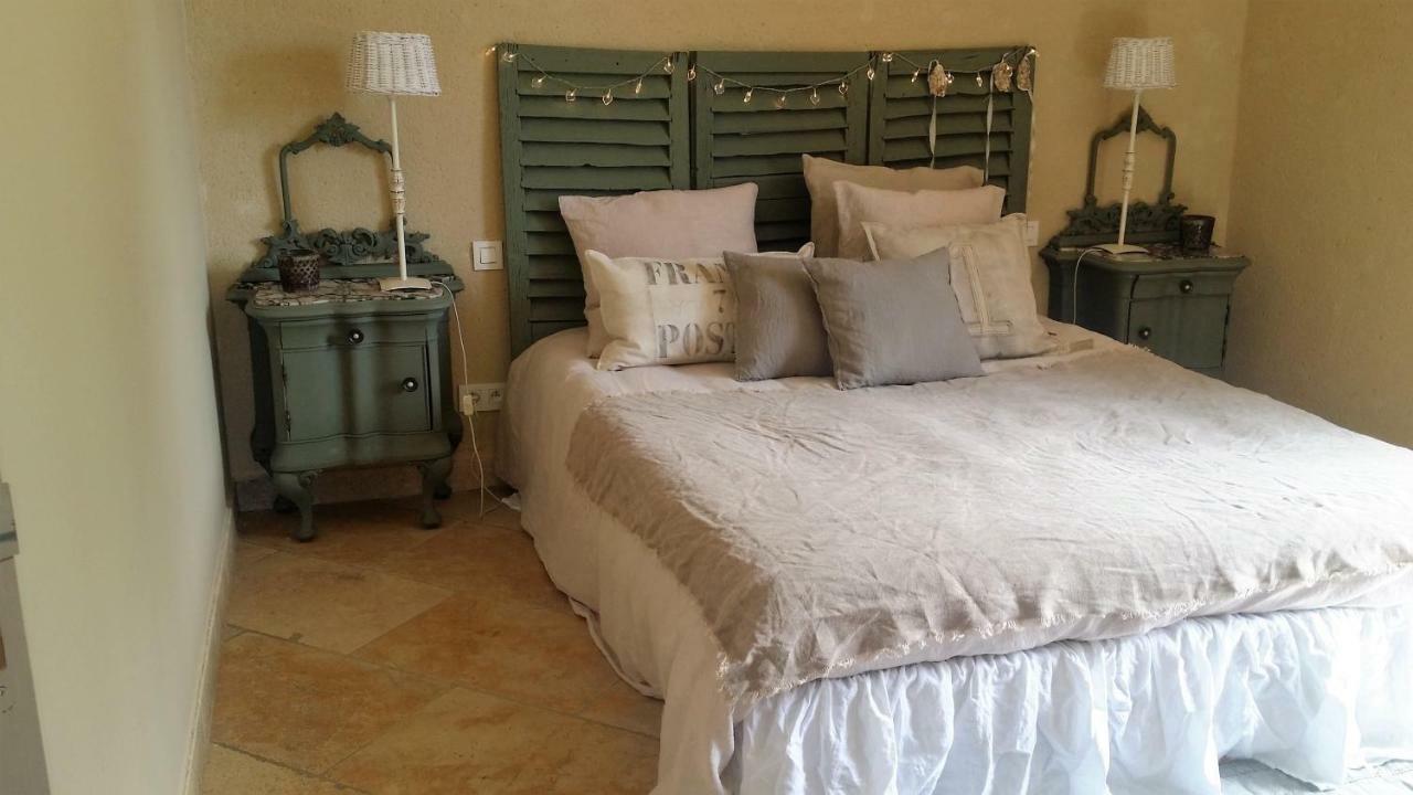 Fontaine De Cerier Bed & Breakfast Castillon du Gard Bagian luar foto